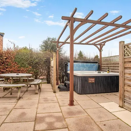 3 Bed In Oc-g34639 Holiday home