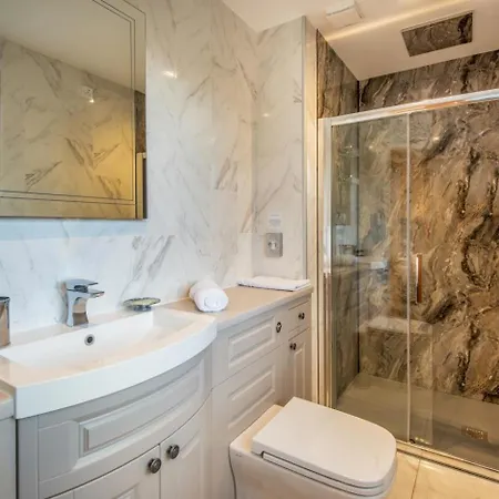 3 Bed In Oc-g34639 Holiday home *